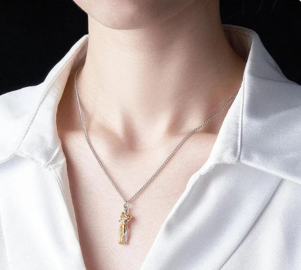 Un amor eterno collar en acero inoxidable + caja de regalo gratis.